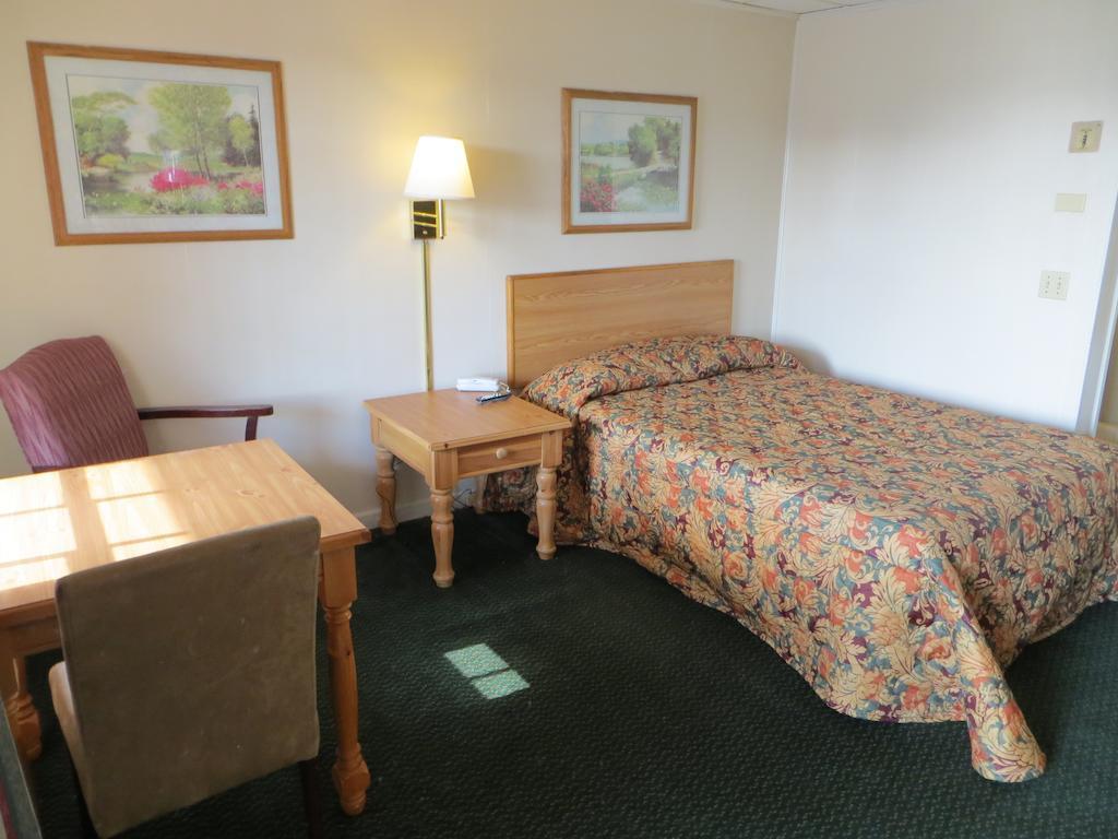 Pine Crest Motor Lodge Holly Springs Quarto foto